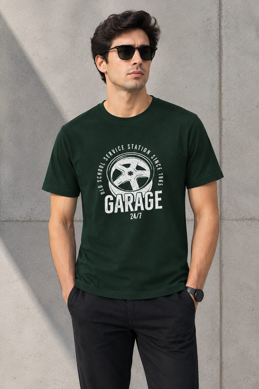 Garage - Old school service station - Unisex T-shirt