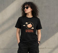Elegance in a wrapper - Momo - Unisex T-shirt